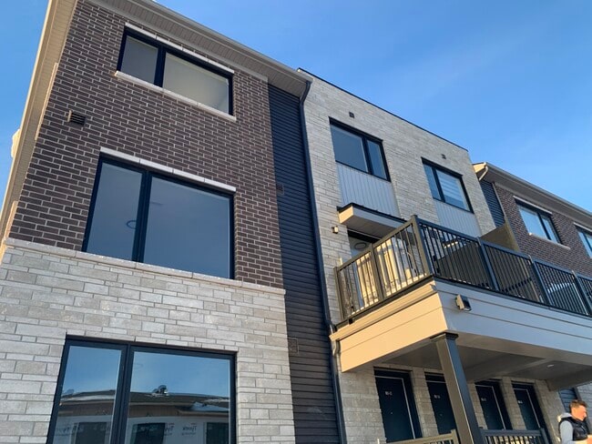 Building Photo - 801 Glenroy Gilbert Dr Unit 14