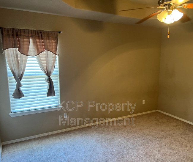 Photo - 221 Regency Dr