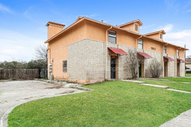 Building Photo - 7802 Richard Frank Way Unit 3