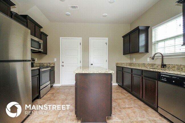 Photo - 160 Lyndhurst Dr