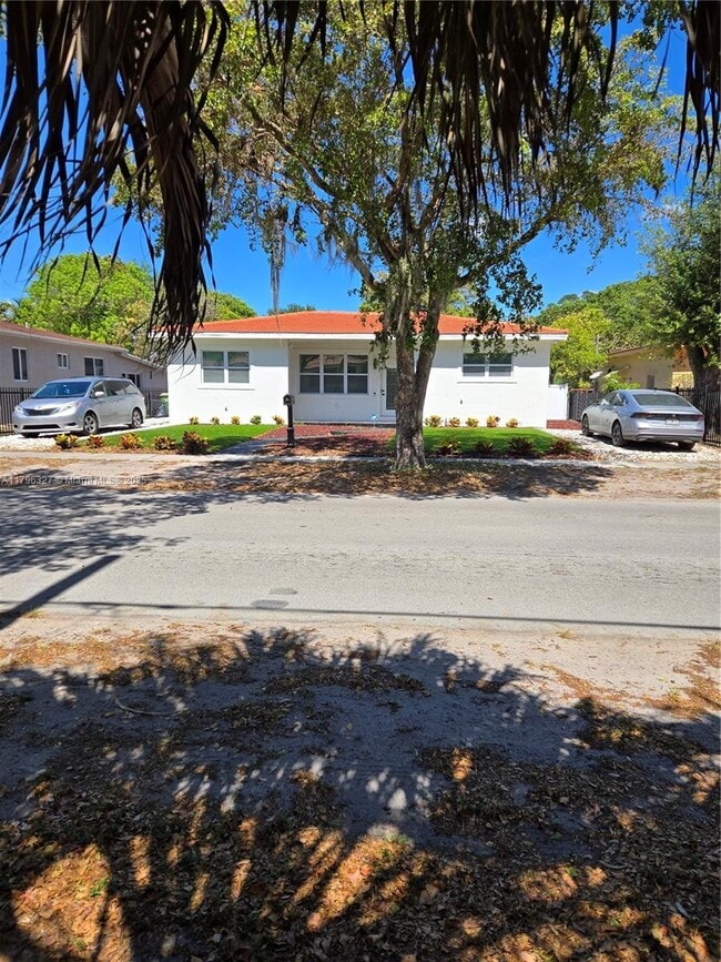 Photo - 987 NE 145th St