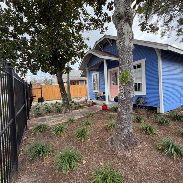 Photo - 520 W 14th St