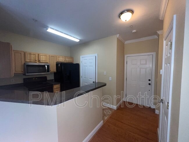 6710 Mallard Park Dr