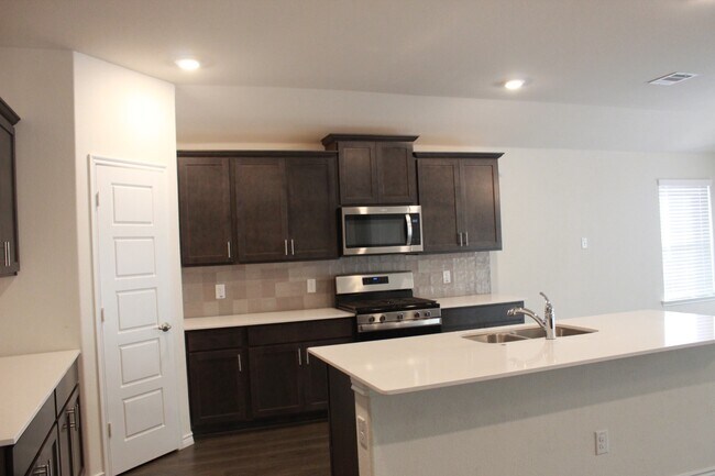 Photo - 6428 Yorkdale St