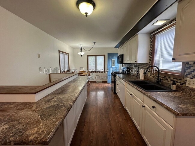 Photo - 115 N 30th St