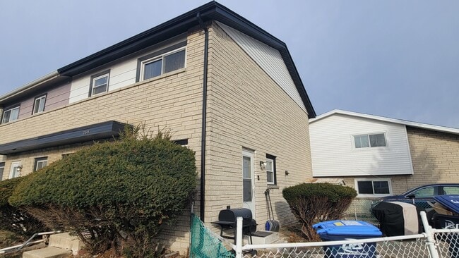 Photo - 288 Dover Ln