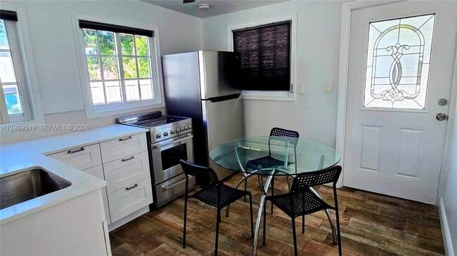 Photo - 5565 NW 24th Ave