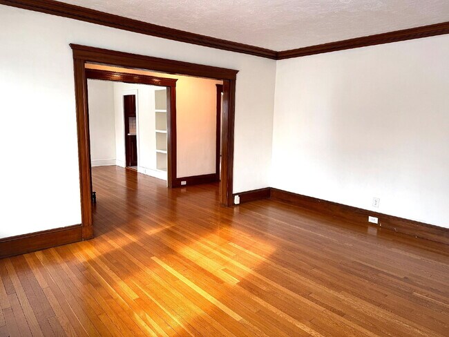 Spacious 3-Bedroom Haven in prime Milton neighborhood!