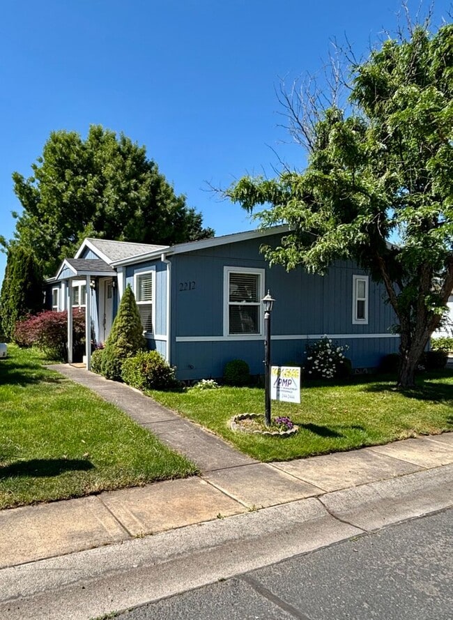 Lovely Home - Lovely Home