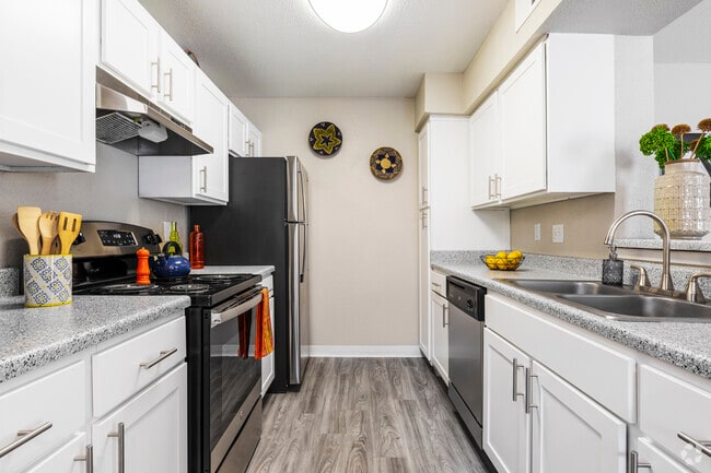 A3R 1 BR, 1 BA - 757SF
