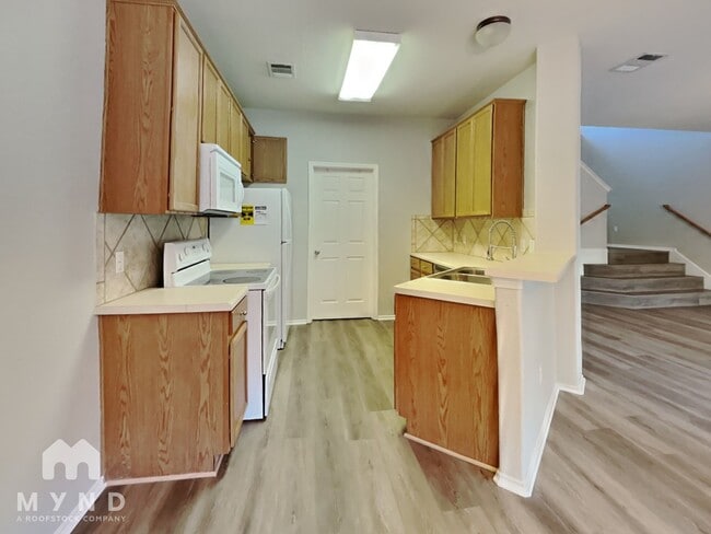 Building Photo - 2632 Century Park Blvd Rental