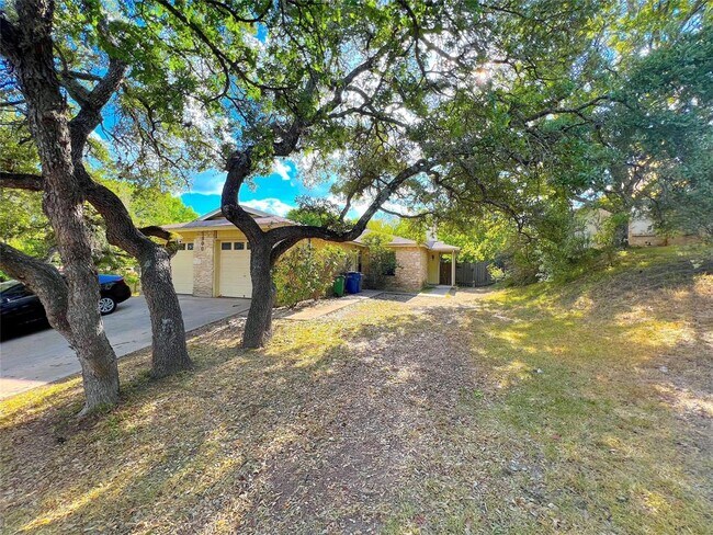 Photo - 9900 Hundred Oaks Cir