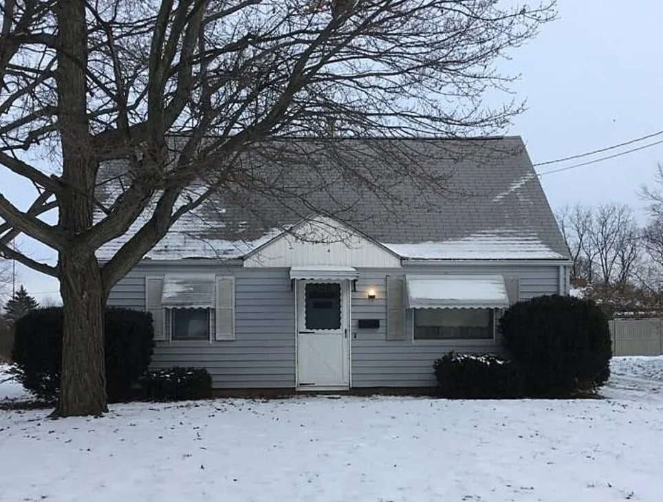 Photo - 304 Rohr Ave NW