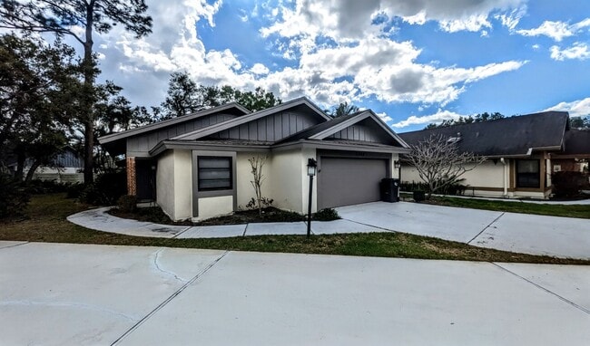 Photo - Annual UNfurnished 2/2 SFH in Palm-Aire