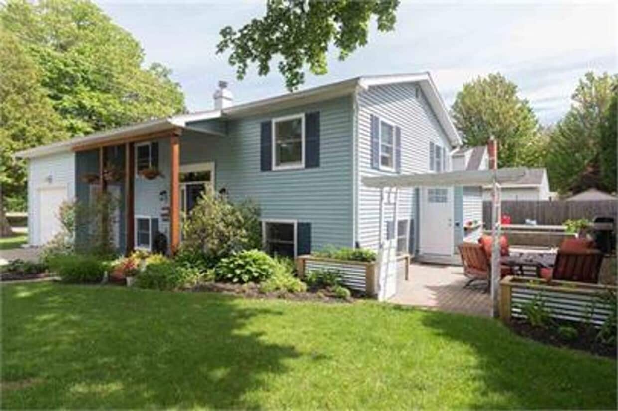 3 Bedroom Single Family Home New North End - 3 Bedroom Single Family Home New North End