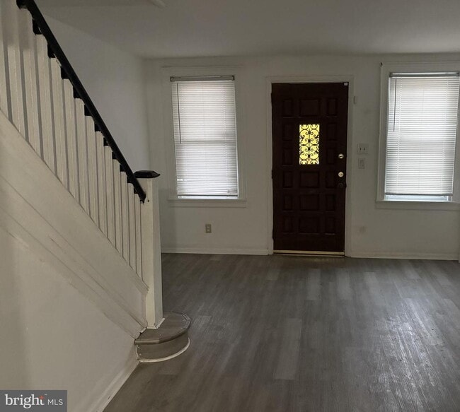 Photo - 6380 Marsden St