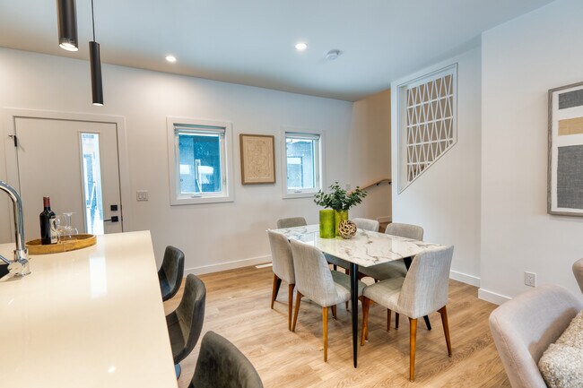 Photo - 3-Bedroom Townhouse for Rent in Richmond – Great Location & Pet Friendly Unit 7