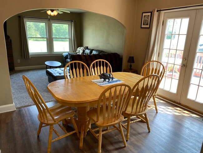 Photo - 2617 Maple Ave NE