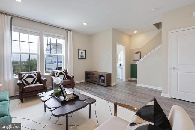 Building Photo - 1995 Fauna Dr