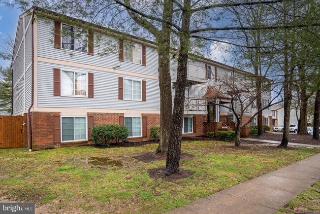 Building Photo - 4420 Groombridge Way Unit 29/20A