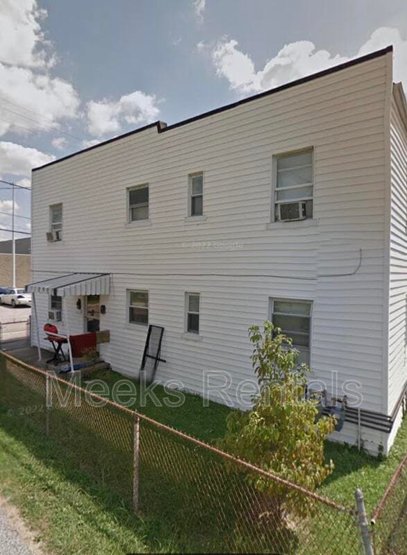 Photo - 405 29th St W