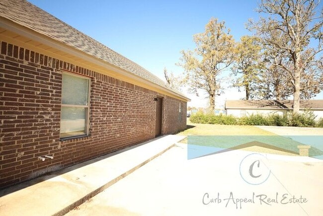 Photo - Move in special $800!! Luxury 2 bed, 1 bath duplex - recent construction!! Washer, dryer and inte...
