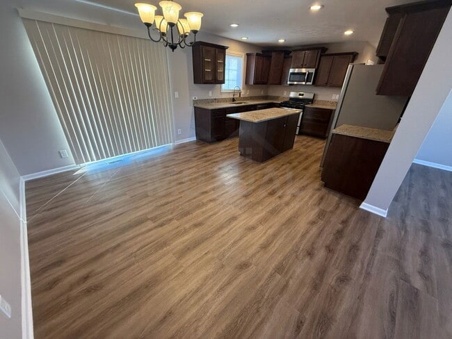 Photo - 1113 Tartan Ln