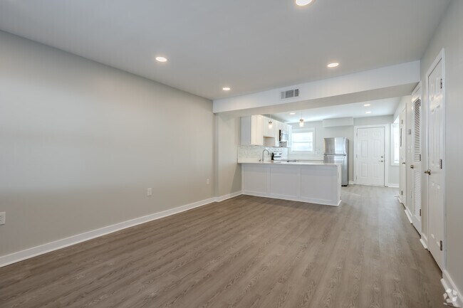 2BR, 1.5BA - 1100SF - Living Room