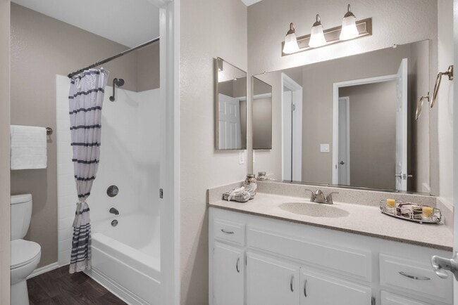 Photo - Carmenita Townhouse Apartments