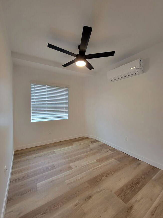 Photo - 6249-6253 Mary Lane Dr Unidad 6249