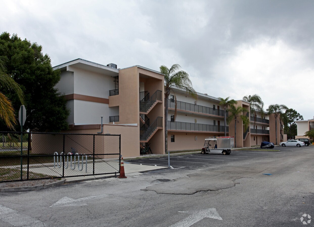 Photo - Southgate Apartments