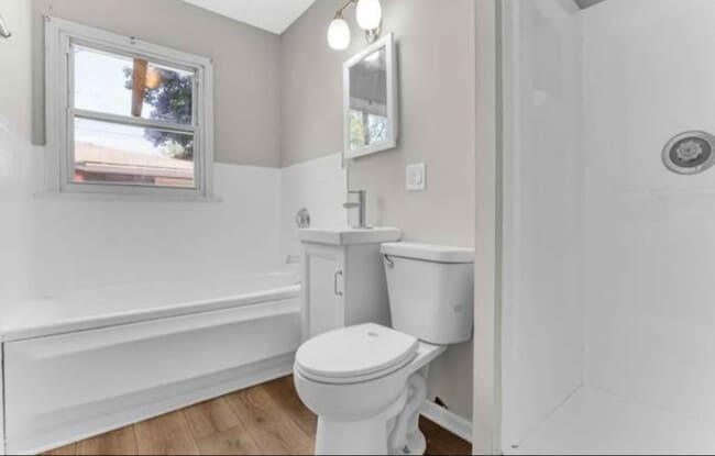 Photo - 2320 170th St