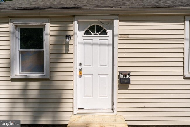 Photo - 115 Davis Ln