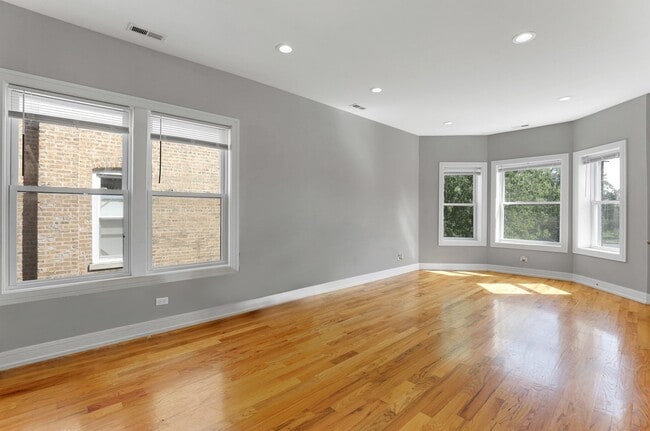 Photo - 3622 W Franklin Blvd