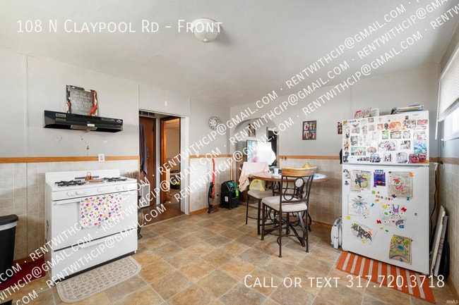 Building Photo - 108 N Claypool Rd Unit Front