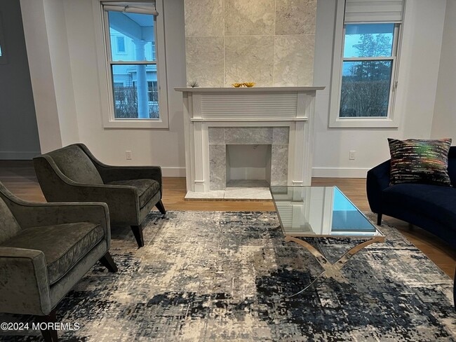 Photo - 255 Hollywood Ave