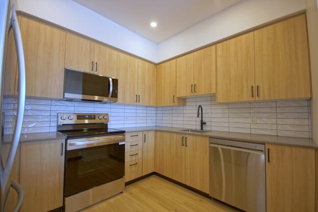 Photo - 1353 Gosset St