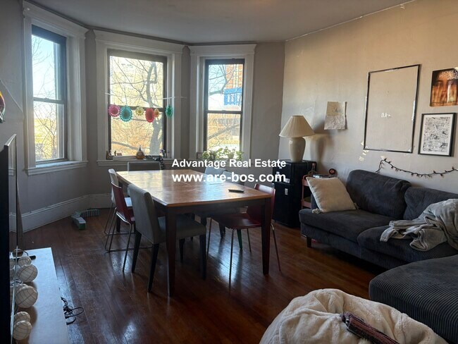 Building Photo - 1056 Commonwealth Ave Unit 42 DUPLICATE