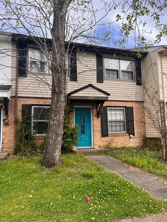 Building Photo - Oak Meadow Townhome