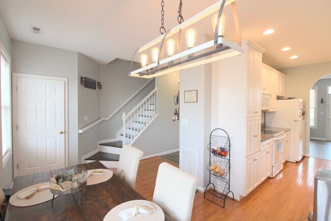 Photo - Large townhome with garage for rent in Taylor Springs!