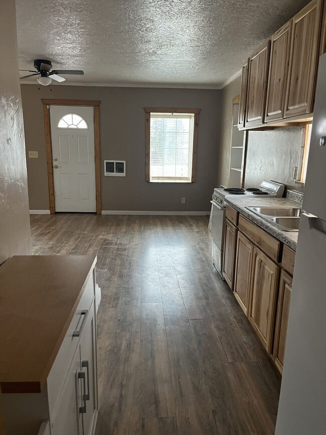 Photo - Cute 1 Bed 1 Bath Home with Attached Garage