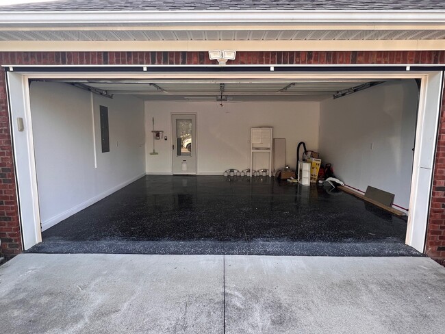 Photo - 105 Ashton Ct