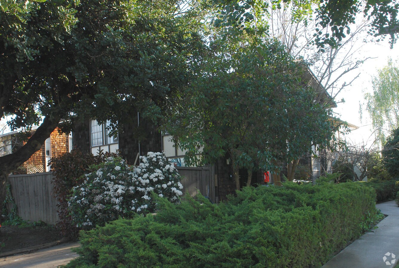 Photo - 676 Reseda Dr