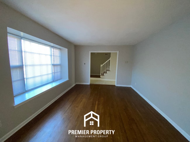 Photo - Spacious 4BR/2BA Memphis Home with Den, Fireplace & 2-Car Garage