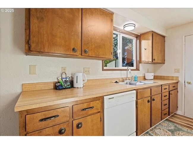 Photo - 2801 Raleigh Ct SE