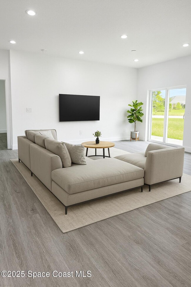 Photo - 200 Farley St