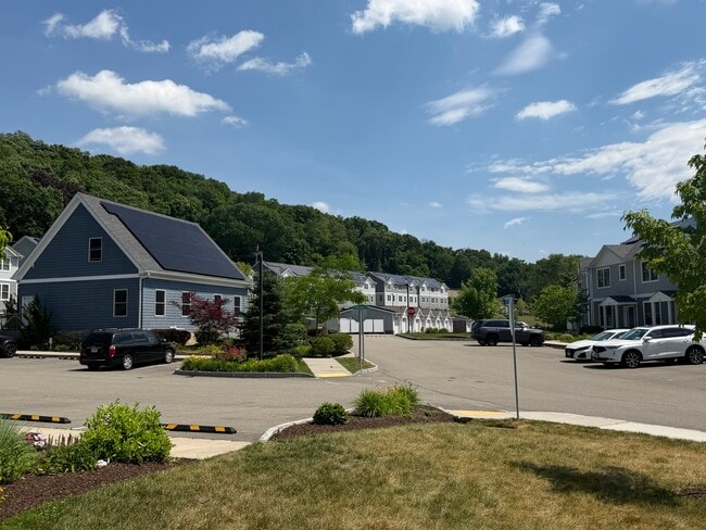 Meadowbrook Commons