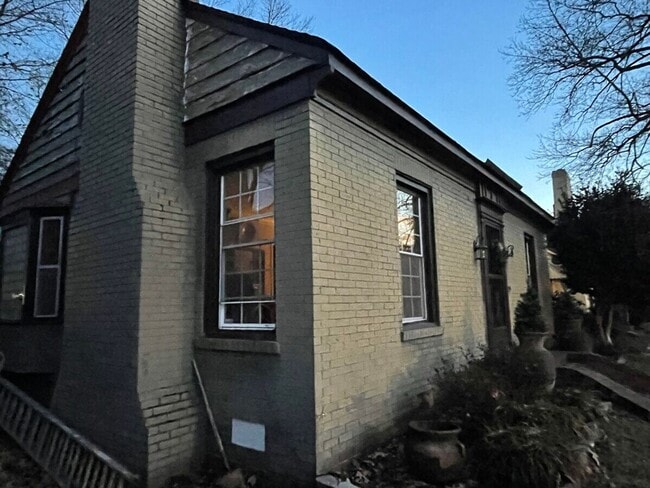Photo - 970 N Barksdale St