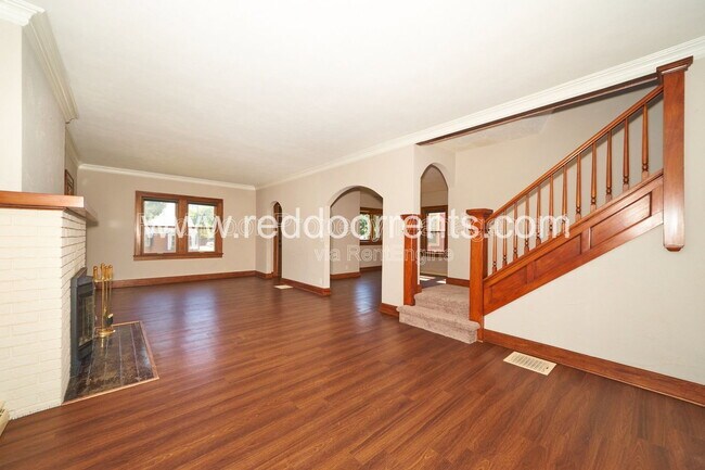 Photo - 412 N Merrill St