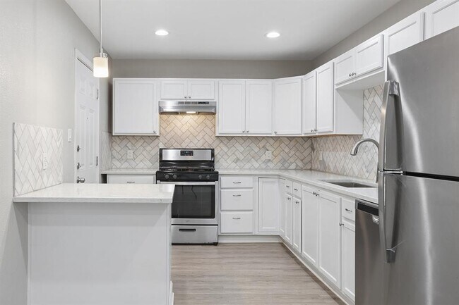 Photo - 2308 Devonshire Dr
